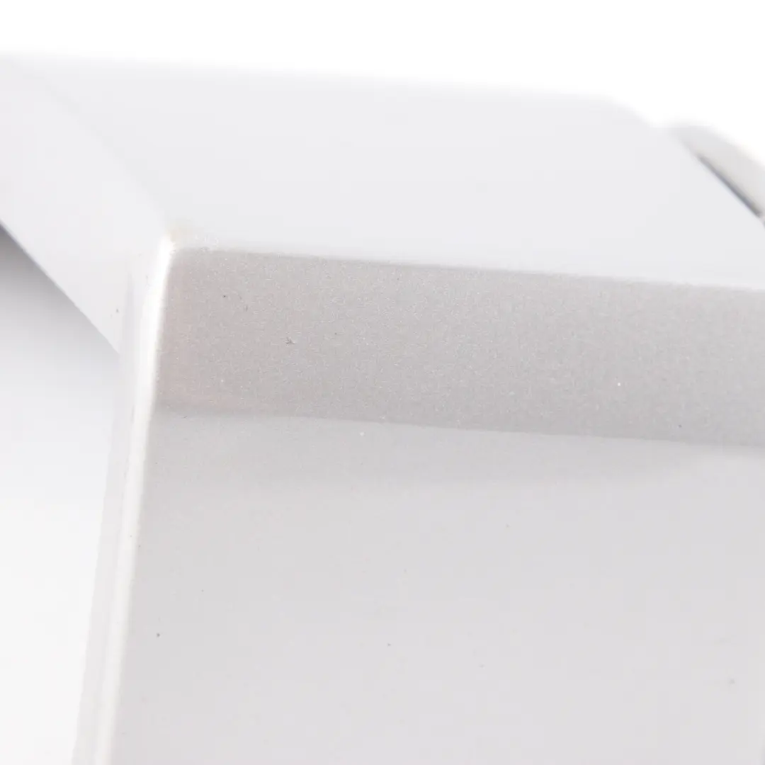 Ecke hintere Stoßstange rechts Trim Brillant Silber 9744 für Mercedes Vito W639 mit Teilenummer A6396940825 Mercedes Vito W639 Ecke hintere Stoßstange rechts Trim Brillant Silber 9744 - SKU A6396940825-BRS - Teilenummer A6396940825