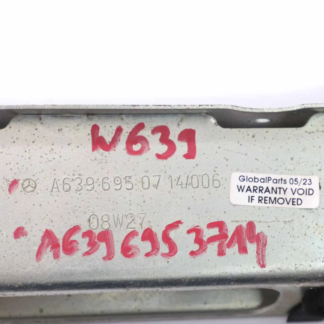 Wspornik Klamki Lewy Tył do Mercedes W639 o numerze A6396950714 Mercedes W639 Wspornik Klamki Lewy Tył - SKU A6396950714 - Numer Części A6396950714