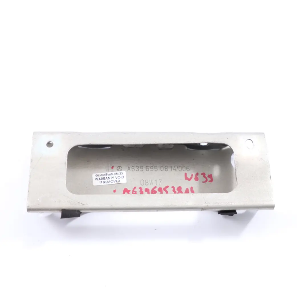 Dachhaltegriff Halterung Griff hinten rechts für Mercedes Vito W639 mit Teilenummer A6396950814 Mercedes Vito W639 Dachhaltegriff Halterung Griff hinten rechts - SKU A6396950814 - Teilenummer A6396950814