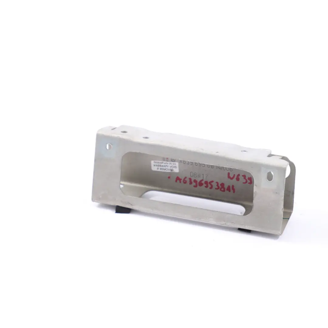 Mercedes W639 Wspornik Klamki PT - SKU A6396950814 - Numer Części A6396950814