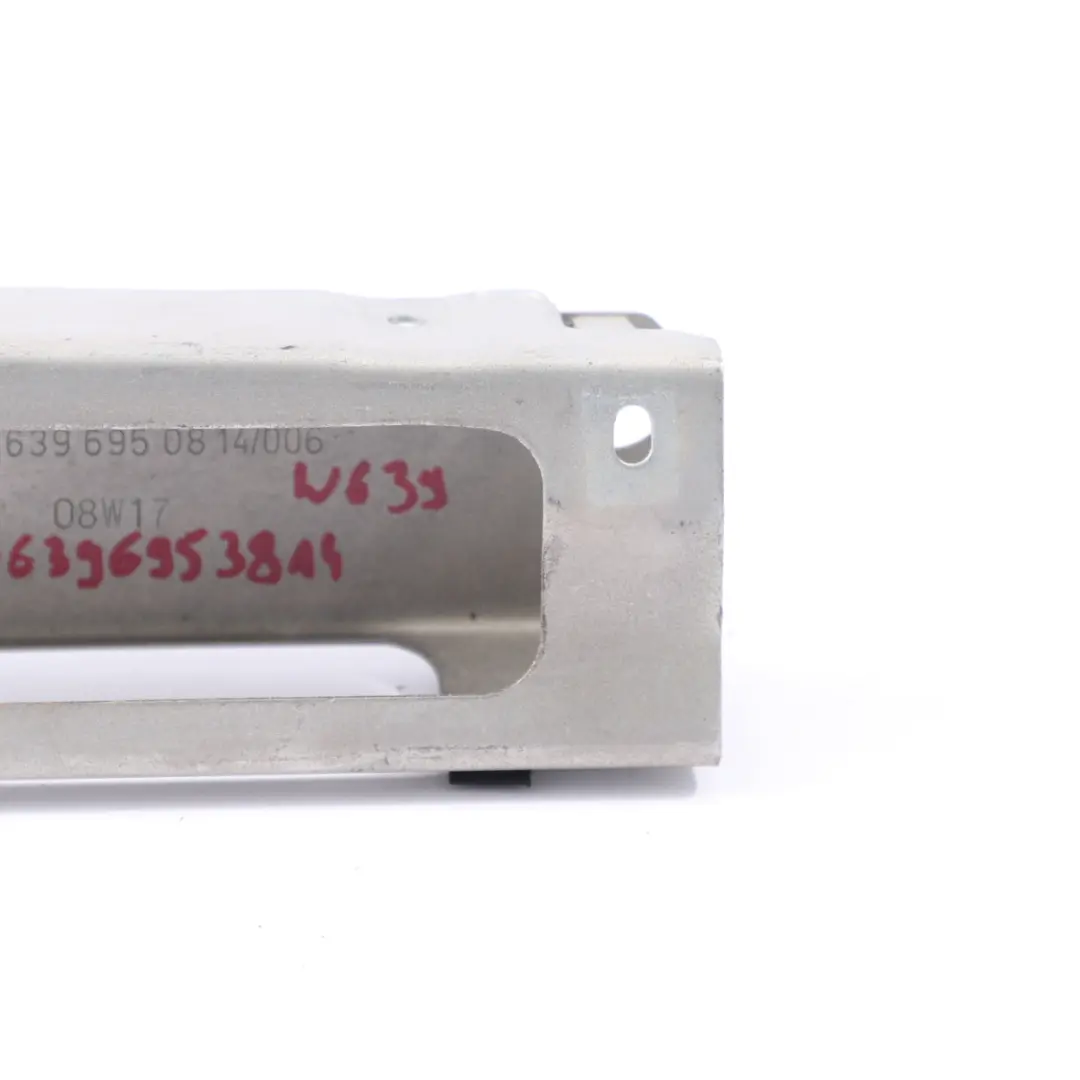 Soporte de Agarre Techo Mango Trasero derecho para Mercedes Vito W639 con número de pieza A6396950814 Mercedes Vito W639 Soporte de Agarre Techo Mango Trasero derecho - SKU A6396950814 - Número de pieza A6396950814