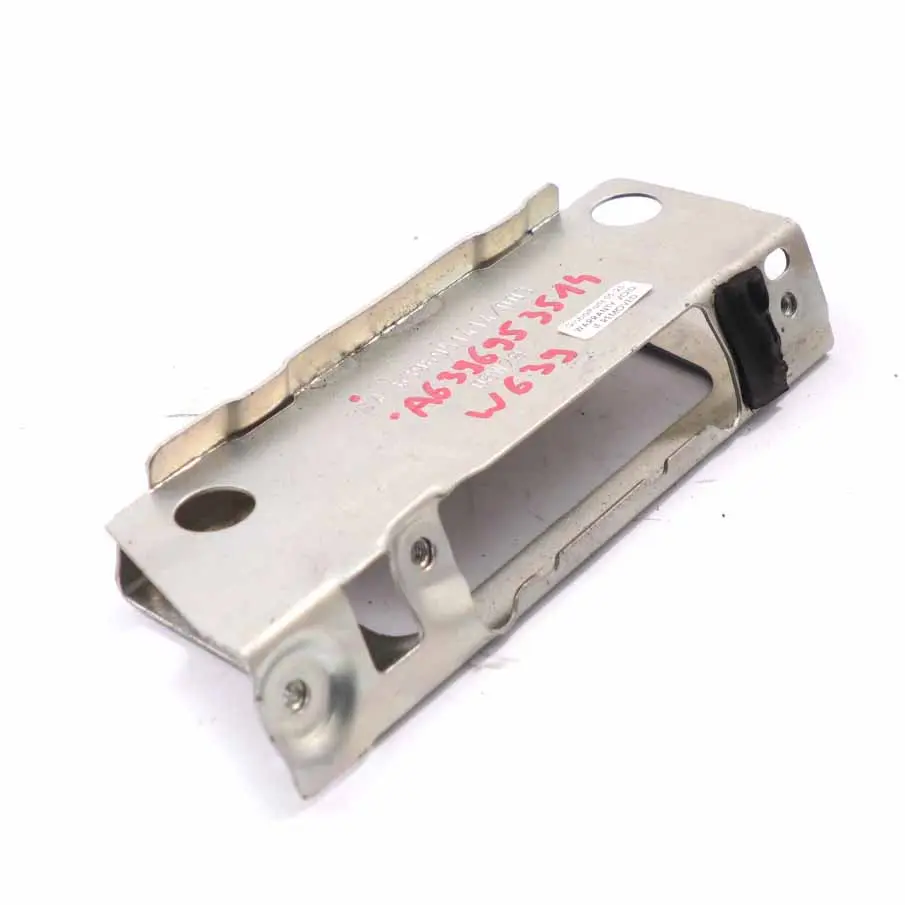 Mercedes Vito Viano W639 Support pavillon gauche Montage sur toit A6396951414 - SKU A6396953514 - Numéro de pièce A6396953514