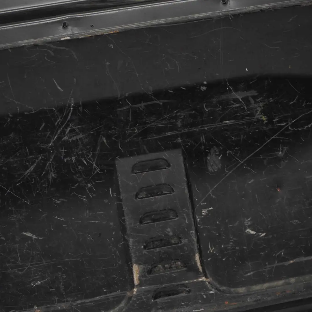 Trennwand Rückwand Unten Abdeckung für Mercedes Vito W639 mit Teilenummer A6397110601 Mercedes Vito W639 Trennwand Rückwand Unten Abdeckung - SKU A6397110601 - Teilenummer A6397110601