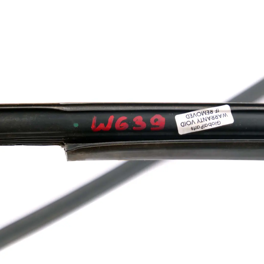 Mercedes-Benz Viano W639 Joint de porte avant gauche pour à propos du numéro de pièce A6397200017 Mercedes-Benz Viano W639 Joint de porte avant gauche - SKU A6397200017 - Numéro de pièce A6397200017