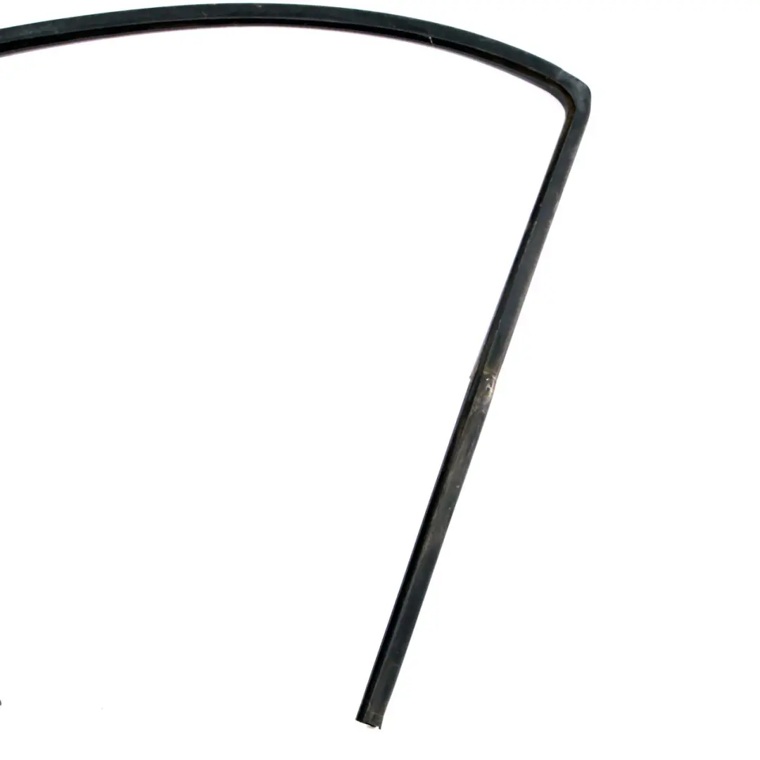 Guarnizione porta anteriore sinistra Guarnizione guida per Mercedes W639 con numero di parte A6397200017 Mercedes W639 Guarnizione porta anteriore sinistra Guarnizione guida - SKU A6397200017 - Numero di parte A6397200017