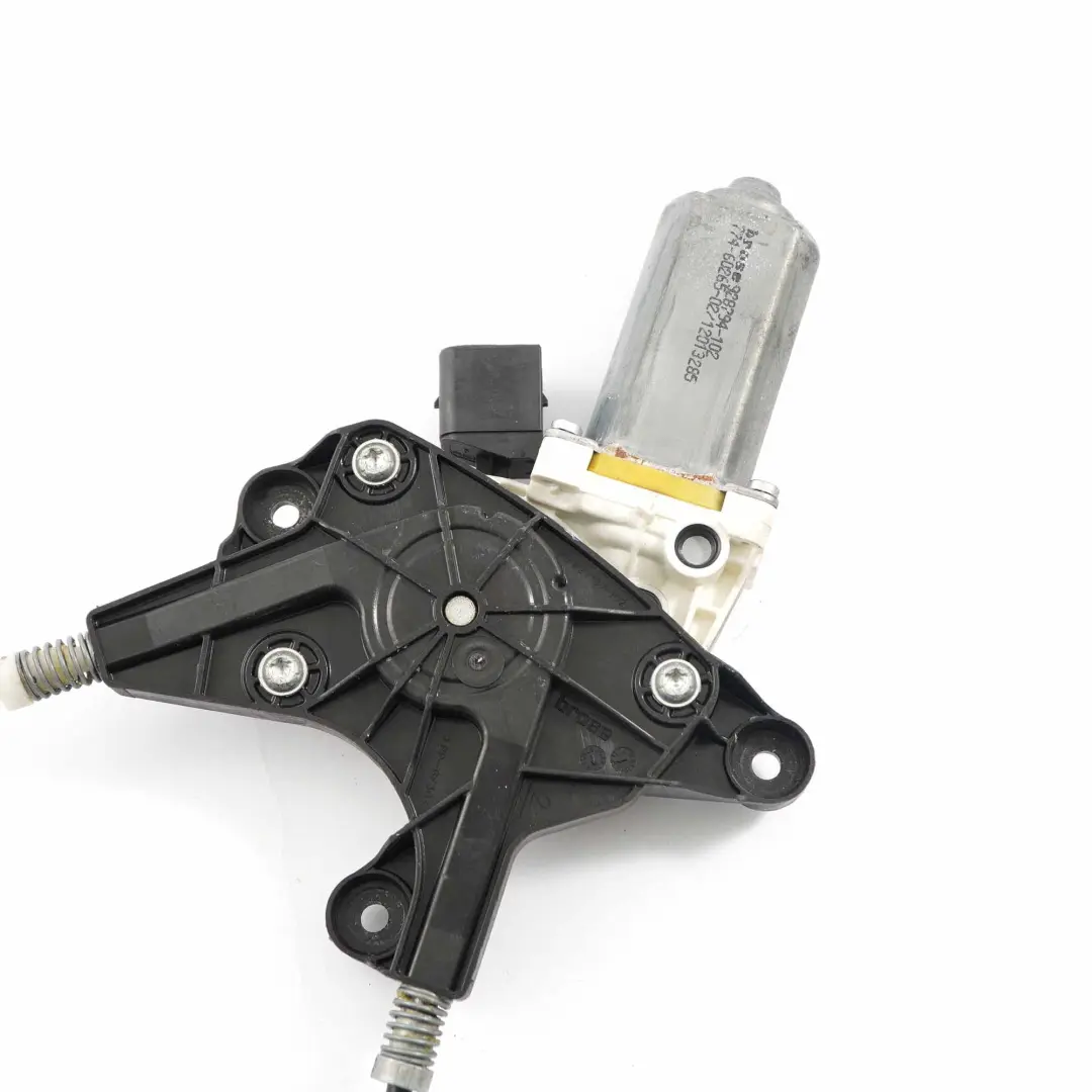 Moteur de Leve-vitre Electrique de la Porte Avant Droite pour Mercedes Vito W639 à propos du numéro de pièce A6397200546 Mercedes Vito W639 Moteur de Leve-vitre Electrique de la Porte Avant Droite - SKU A6397200546-2 - Numéro de pièce A6397200546