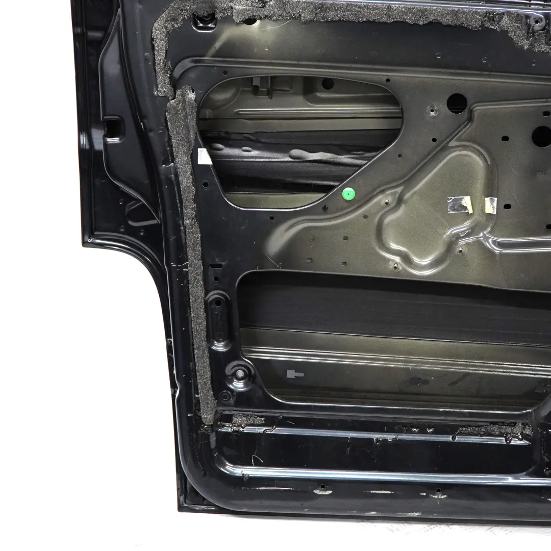 Porta anteriore sinistra Nero Carbonio - 040 per Mercedes Vito W639 con numero di parte A6397201005 Mercedes Vito W639 Porta anteriore sinistra Nero Carbonio - 040 - SKU A6397201005-CBL - Numero di parte A6397201005