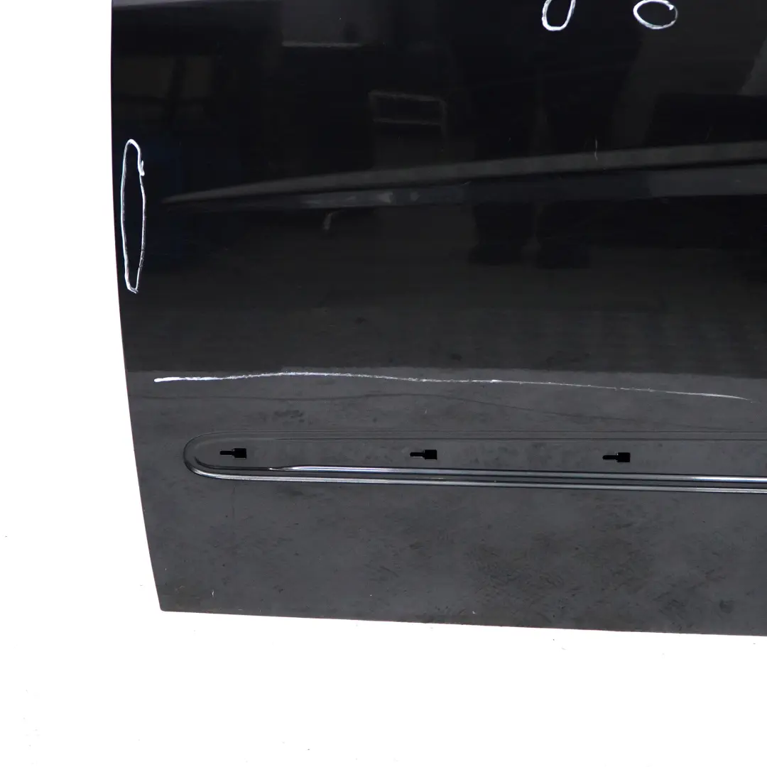 gauche Carbon Black - 040 pour Mercedes Vito W639 Porte avant à propos du numéro de pièce A6397201005 Mercedes Vito W639 Porte avant gauche Carbon Black - 040 - SKU A6397201005-CBL - Numéro de pièce A6397201005