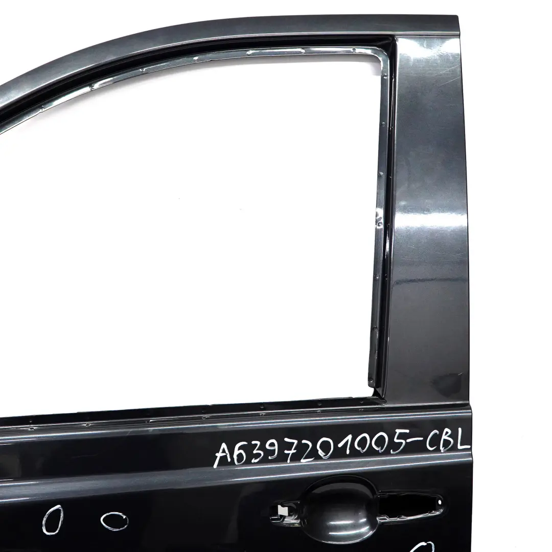 gauche Carbon Black - 040 pour Mercedes Vito W639 Porte avant à propos du numéro de pièce A6397201005 Mercedes Vito W639 Porte avant gauche Carbon Black - 040 - SKU A6397201005-CBL - Numéro de pièce A6397201005