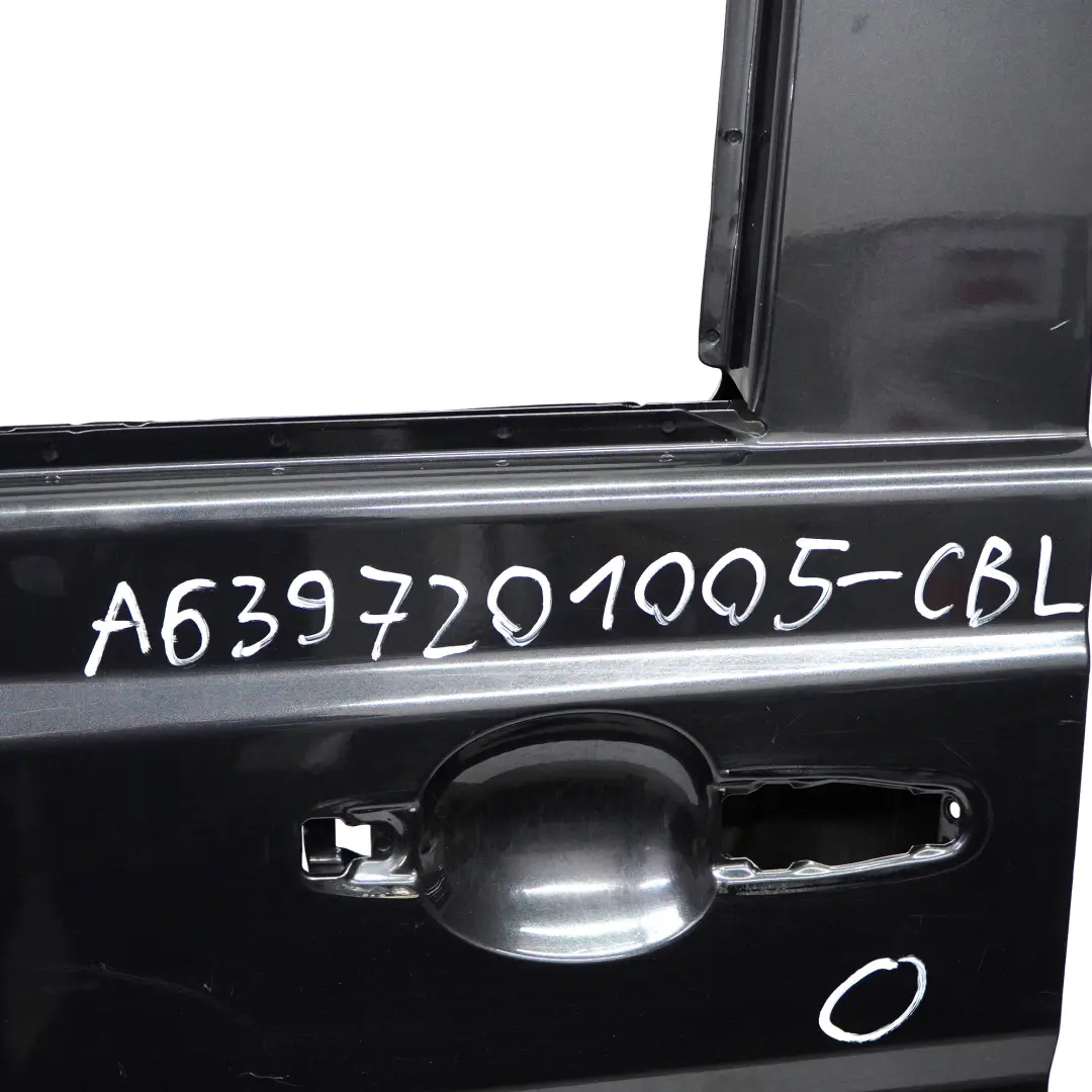 Tür vorne links Carbon Schwarz - 040 für Mercedes Vito W639 mit Teilenummer A6397201005 Mercedes Vito W639 Tür vorne links Carbon Schwarz - 040 - SKU A6397201005-CBL - Teilenummer A6397201005