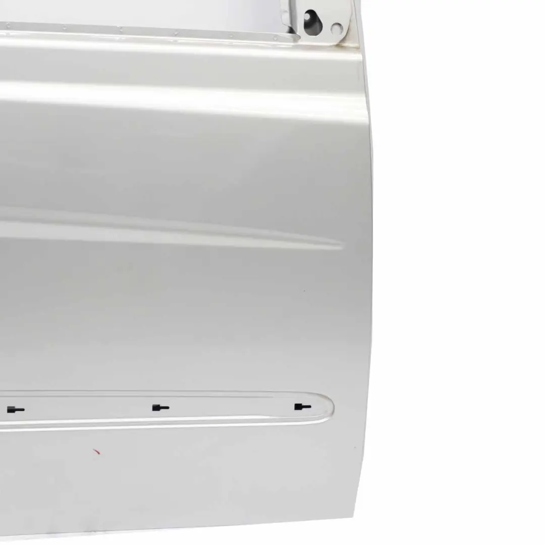 Pannello Copertura Anteriore Destro Brilliant Silver - 9744 per Mercedes Vito W639 con numero di parte A6397201105 Mercedes Vito W639 Pannello Copertura Anteriore Destro Brilliant Silver - 9744 - SKU A6397201105-BRS3 - Numero di parte A6397201105