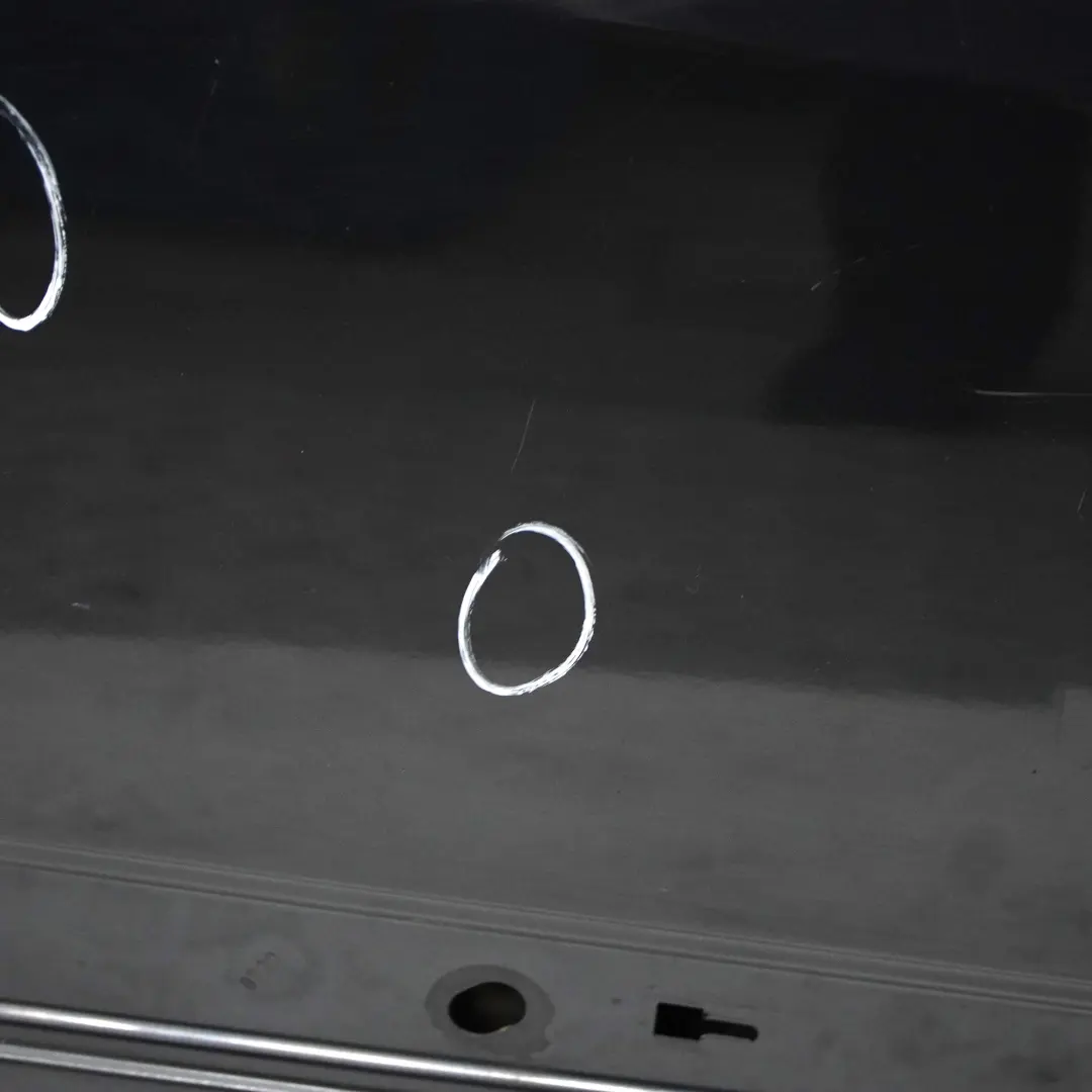 Tür vorne rechts Carbon Schwarz Metallic - 040 für Mercedes Vito W639 mit Teilenummer A6397201105 Mercedes Vito W639 Tür vorne rechts Carbon Schwarz Metallic - 040 - SKU A6397201105-CBL - Teilenummer A6397201105