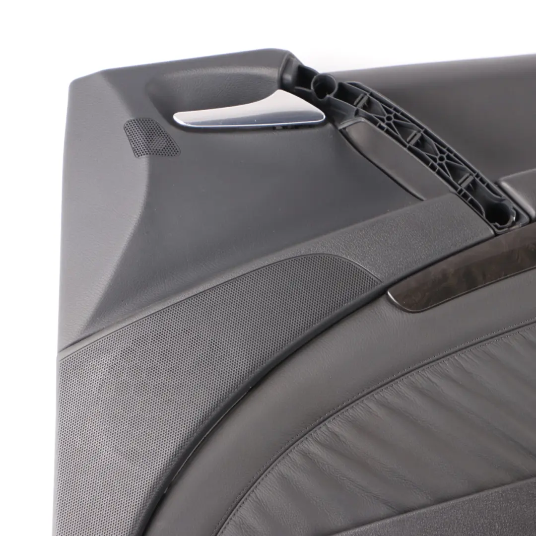 Scheda Porta Anteriore Destra Rivestimento Pelle Nera per Mercedes Vito W639 con numero di parte A6397271371 Mercedes Vito W639 Scheda Porta Anteriore Destra Rivestimento Pelle Nera - SKU A6397271371 - Numero di parte A6397271371