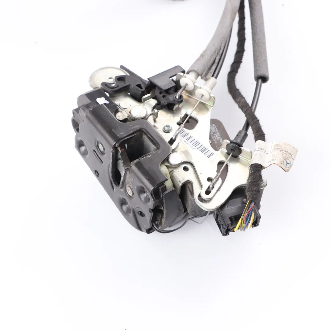 Mécanisme de verrouillage de porte coulissante arrière gauche pour Mercedes W639 à propos du numéro de pièce A6397300635 Mercedes W639 Mécanisme de verrouillage de porte coulissante arrière gauche - SKU A6397300635-2 - Numéro de pièce A6397300635