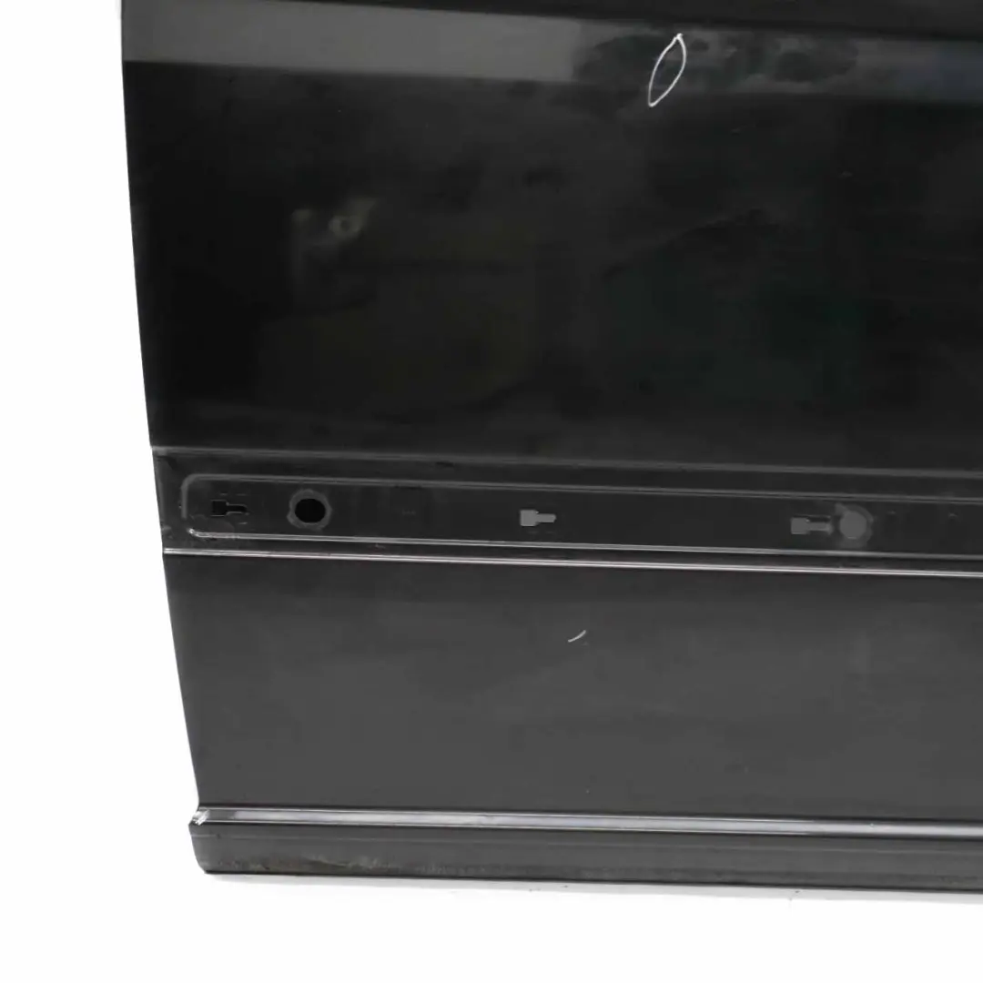 Sliding Door Side Rear Right O/S Obsidian Black - 197 to Mercedes Vito Viano W639 with Part number A6397301605 Mercedes Vito Viano W639 Sliding Door Side Rear Right O/S Obsidian Black - 197 - SKU A6397301605-OB - Part number A6397301605