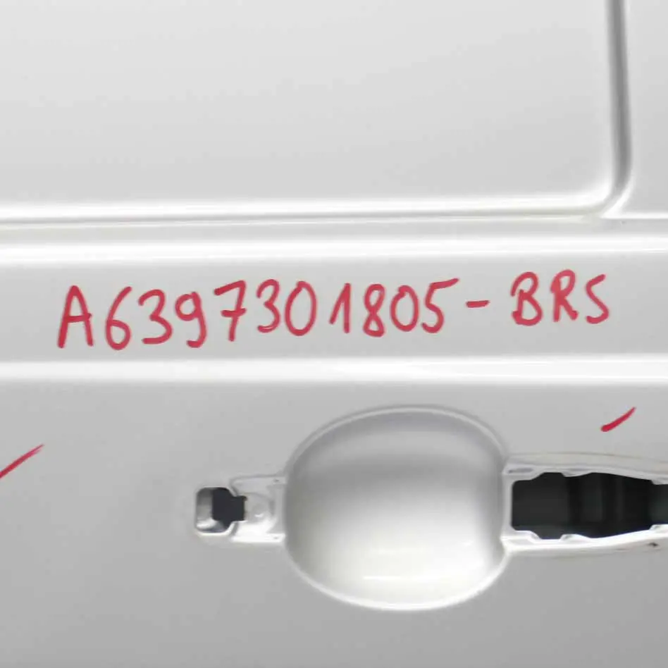 Drzwi Boczne Przesuwne Prawy Tył do Mercedes W639 o numerze A6397301805 Mercedes W639 Drzwi Boczne Przesuwne Prawy Tył - SKU A6397301805-BRS - Numer Części A6397301805