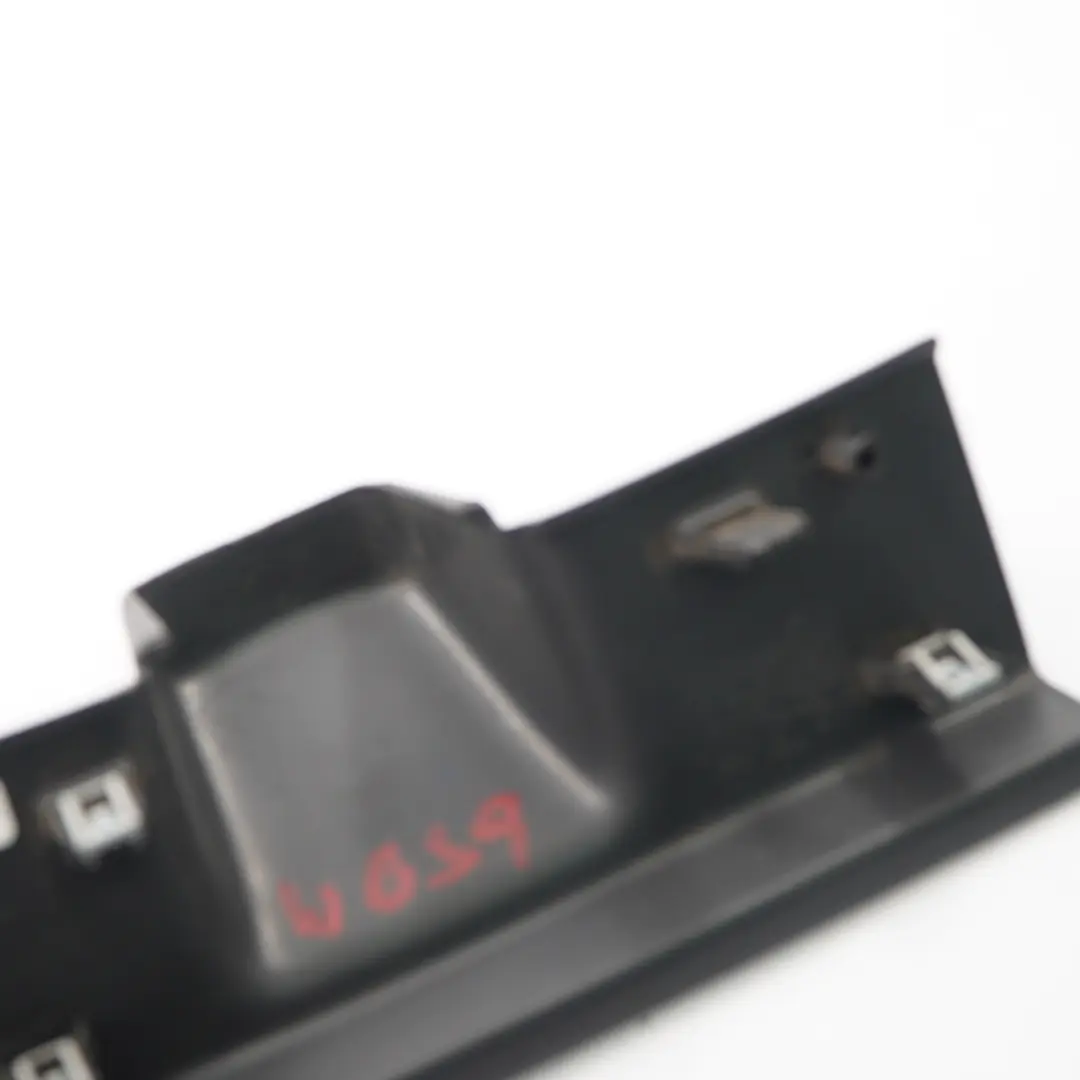 Puertas Traseras Corredizas Embellecedor Parachoques Izquierdo para Mercedes W639 con número de pieza A6397330008 Mercedes W639 Puertas Traseras Corredizas Embellecedor Parachoques Izquierdo - SKU A6397330008 - Número de pieza A6397330008