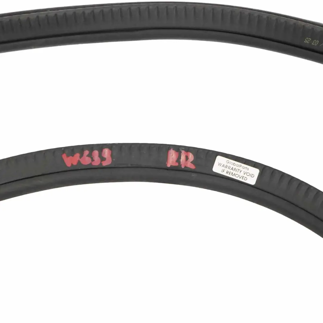 Junta Puerta Corredera Mercedes Vito W639 Goma Puerta Derecha Negro para con número de pieza A6397330798 Junta Puerta Corredera Mercedes Vito W639 Goma Puerta Derecha Negro - SKU A6397330798 - Número de pieza A6397330798