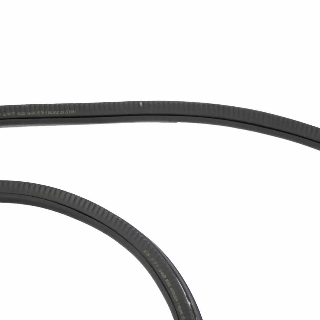 Joint De Porte Coulissante Mercedes Vito W639 Joint Porte Droite Noir pour à propos du numéro de pièce A6397330798 Joint De Porte Coulissante Mercedes Vito W639 Joint Porte Droite Noir - SKU A6397330798 - Numéro de pièce A6397330798