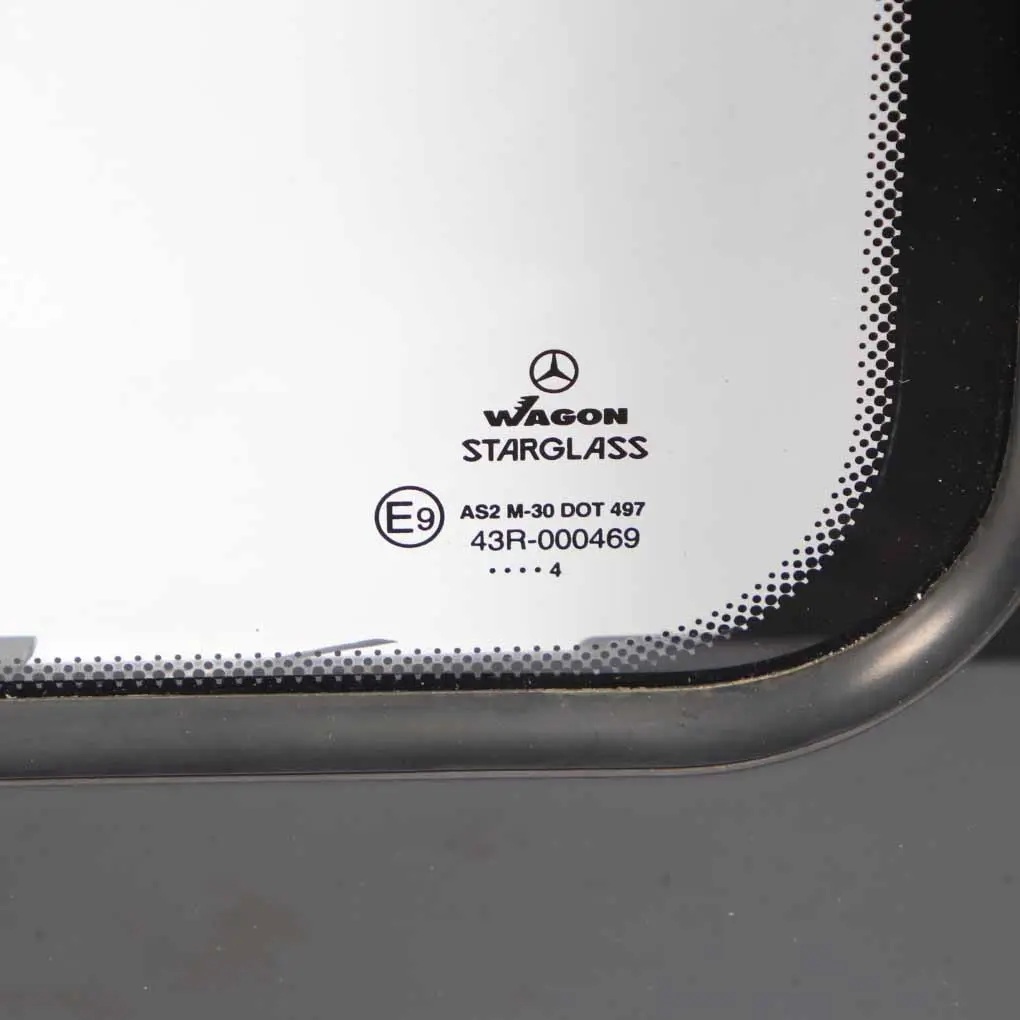 Ventana Lateral Izquierda Cristal Puerta Verde para Mercedes Vito W639 con número de pieza A6397350009 Mercedes Vito W639 Ventana Lateral Izquierda Cristal Puerta Verde - SKU A6397350009 - Número de pieza A6397350009