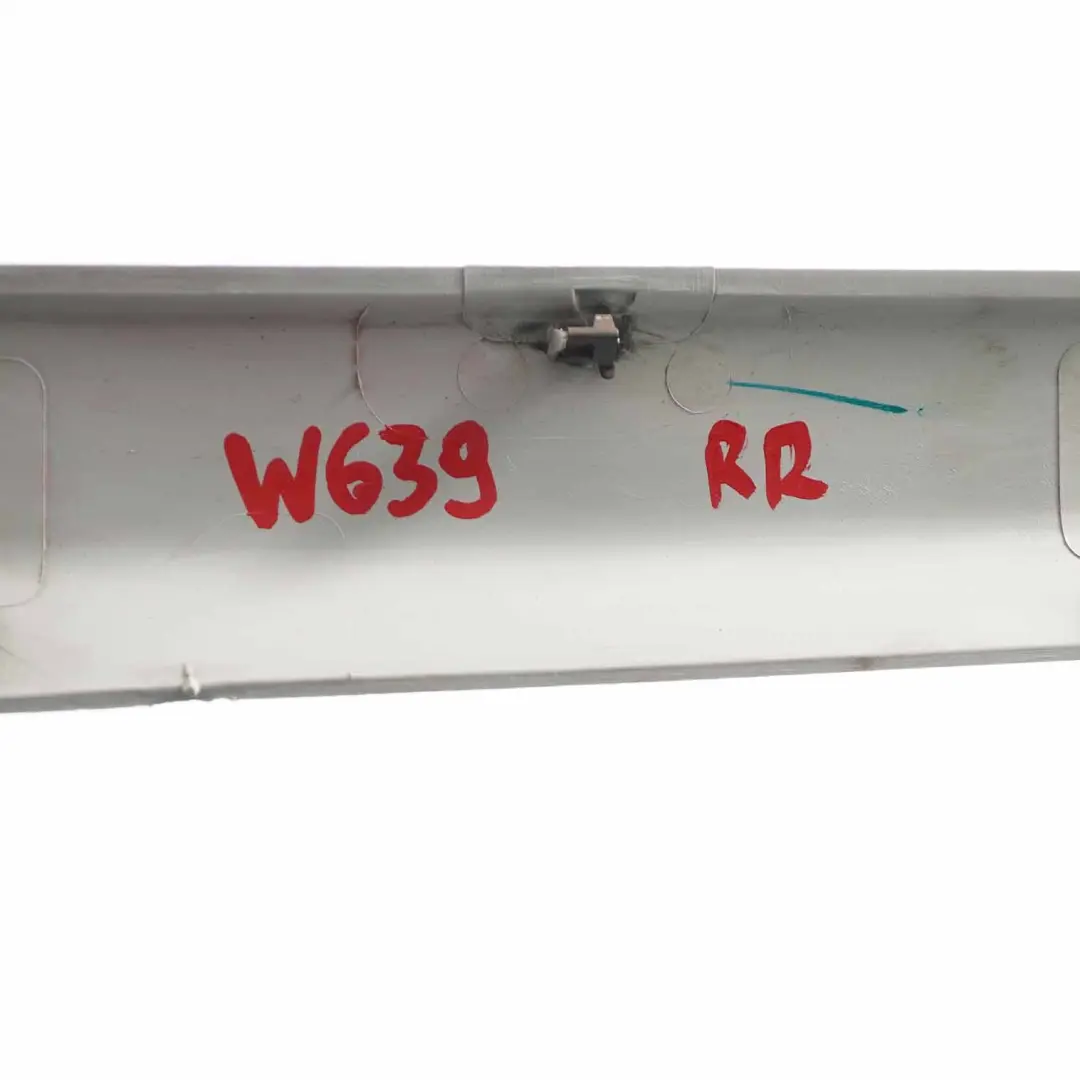 Türfensterrahmen Hinten Rechts Abdeckung Verkleidung für Mercedes W639 mit Teilenummer A6397371271 Mercedes W639 Türfensterrahmen Hinten Rechts Abdeckung Verkleidung - SKU A6397371271 - Teilenummer A6397371271