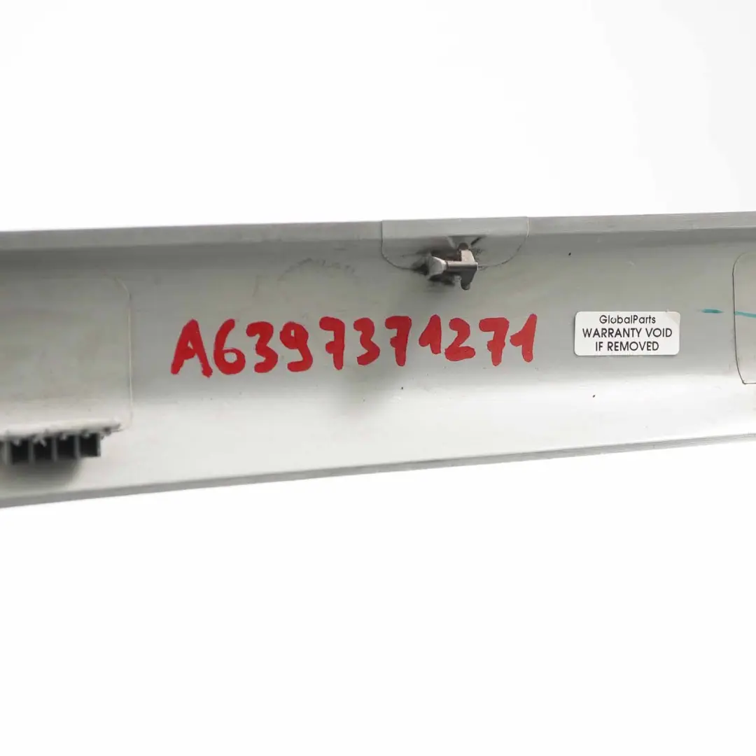 Telaio Posteriore Destro Rivestimenti Rifinitura per Mercedes Vito W639 con numero di parte A6397371271 Mercedes Vito W639 Telaio Posteriore Destro Rivestimenti Rifinitura - SKU A6397371271 - Numero di parte A6397371271