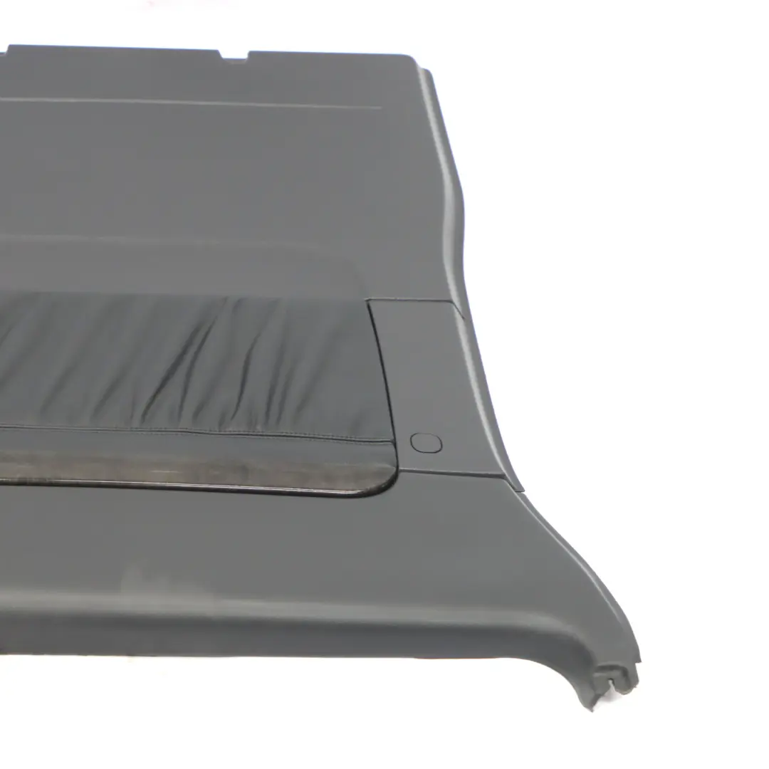 Tarjeta Puerta Trasera Izquierda Revestimiento Cuero Negro para Mercedes Vito W639 con número de pieza A6397372371 Mercedes Vito W639 Tarjeta Puerta Trasera Izquierda Revestimiento Cuero Negro - SKU A6397372371 - Número de pieza A6397372371