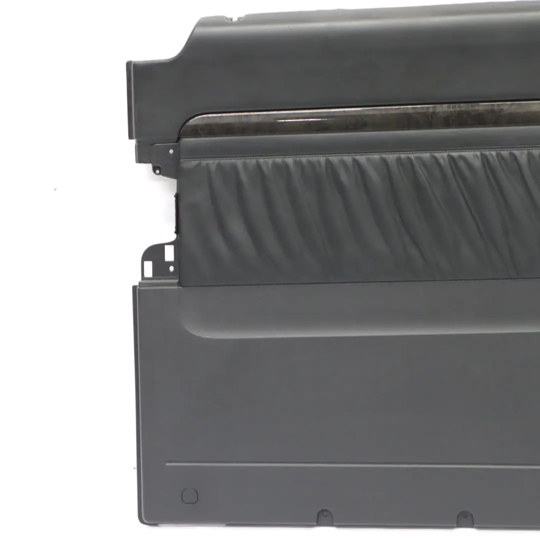 Tarjeta Puerta Trasera Derecha Revestimiento Cuero Negro para Mercedes Vito W639 con número de pieza A6397372471 Mercedes Vito W639 Tarjeta Puerta Trasera Derecha Revestimiento Cuero Negro - SKU A6397372471 - Número de pieza A6397372471