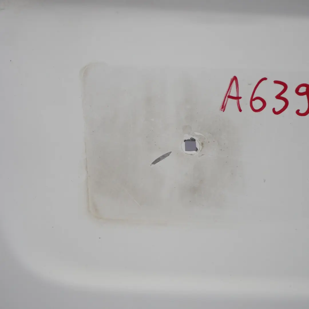 arriere gauche du hayon blanc arctique - 9147 pour Mercedes Vito W639 Porte à propos du numéro de pièce A6397400002 Mercedes Vito W639 Porte arriere gauche du hayon blanc arctique - 9147 - SKU A6397400002-ARW2 - Numéro de pièce A6397400002