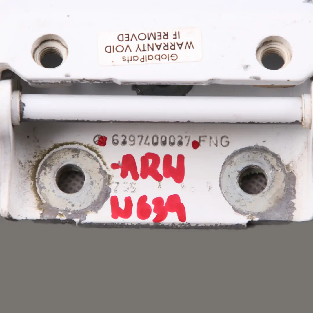 Kofferraumklappe Heckklappenscharnier Arktis Weiß für Mercedes Vito W639 mit Teilenummer A6397400037 Mercedes Vito W639 Kofferraumklappe Heckklappenscharnier Arktis Weiß - SKU A6397400037-ARW - Teilenummer A6397400037