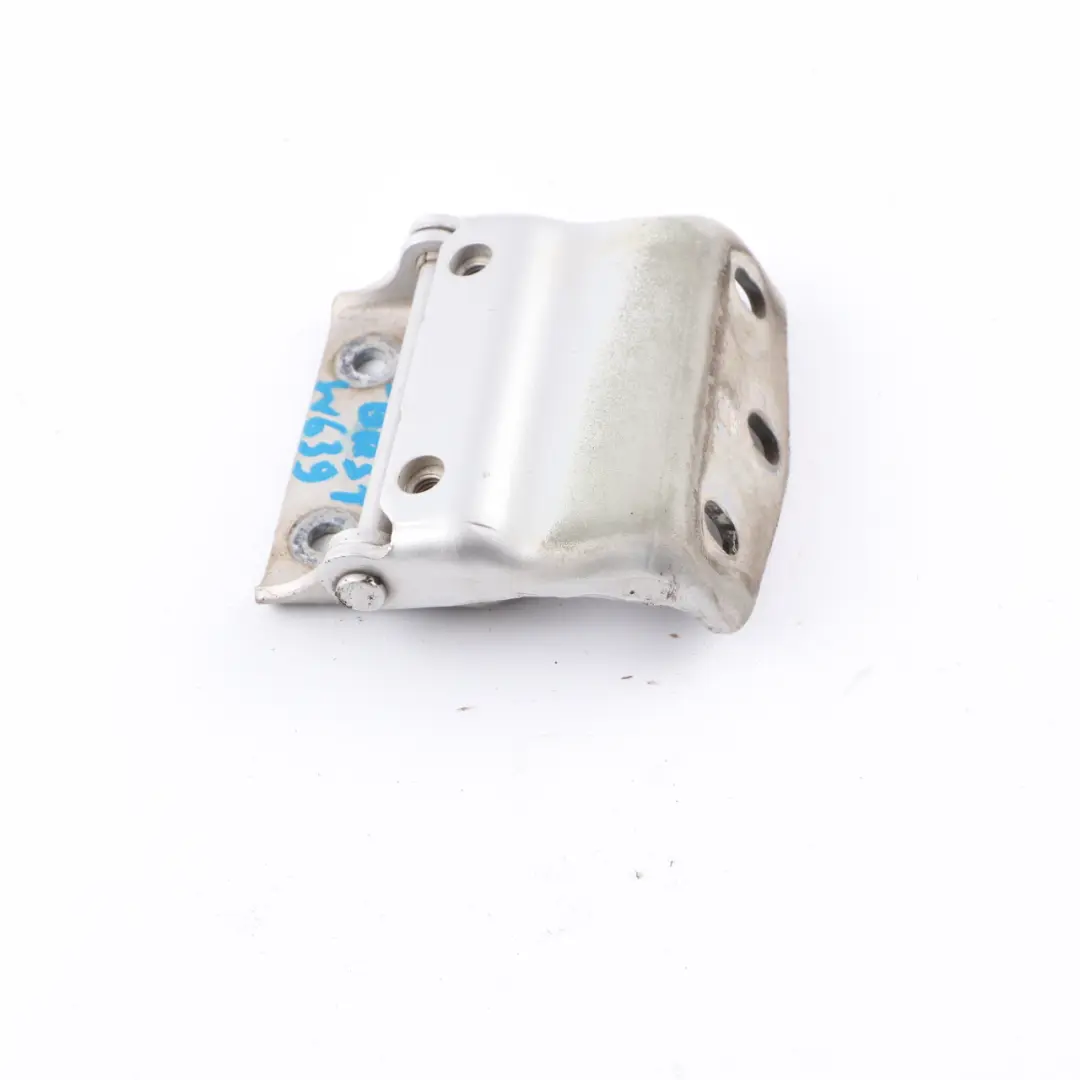 Mercedes Vito W639 Heckklappe Scharnier Brillantsilber - 9744 - SKU A6397400037-BRS1 - Teilenummer A6397400037