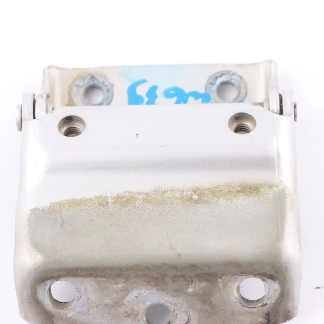 Hayon Charniere Brillantsilber - 9744 pour Mercedes Vito W639 à propos du numéro de pièce A6397400037 Mercedes Vito W639 Hayon Charniere Brillantsilber - 9744 - SKU A6397400037-BRS - Numéro de pièce A6397400037