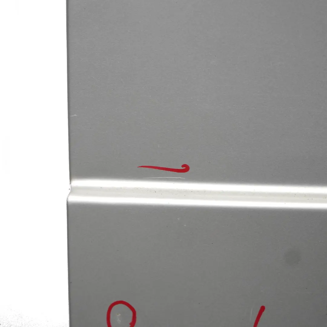 Puerta Derecha Tapa Maletero Portón Trasero Brilliant Silver para Mercedes Vito W639 con número de pieza A6397400102 Mercedes Vito W639 Puerta Derecha Tapa Maletero Portón Trasero Brilliant Silver - SKU A6397400102-BRS - Número de pieza A6397400102