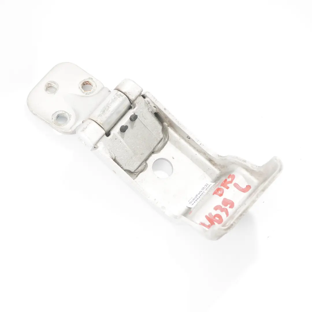 Heckklappen scharnier unten links Brillant Silber für Mercedes W639 mit Teilenummer A6397400137 Mercedes W639 Heckklappen scharnier unten links Brillant Silber - SKU A6397400137-BRS - Teilenummer A6397400137
