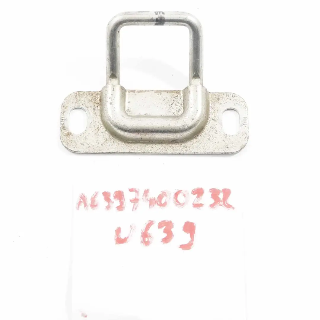 Uchwyt Mocowanie Zamka Drzwi Tył do Mercedes W639 o numerze A6397400232 Mercedes W639 Uchwyt Mocowanie Zamka Drzwi Tył - SKU A6397400232 - Numer Części A6397400232