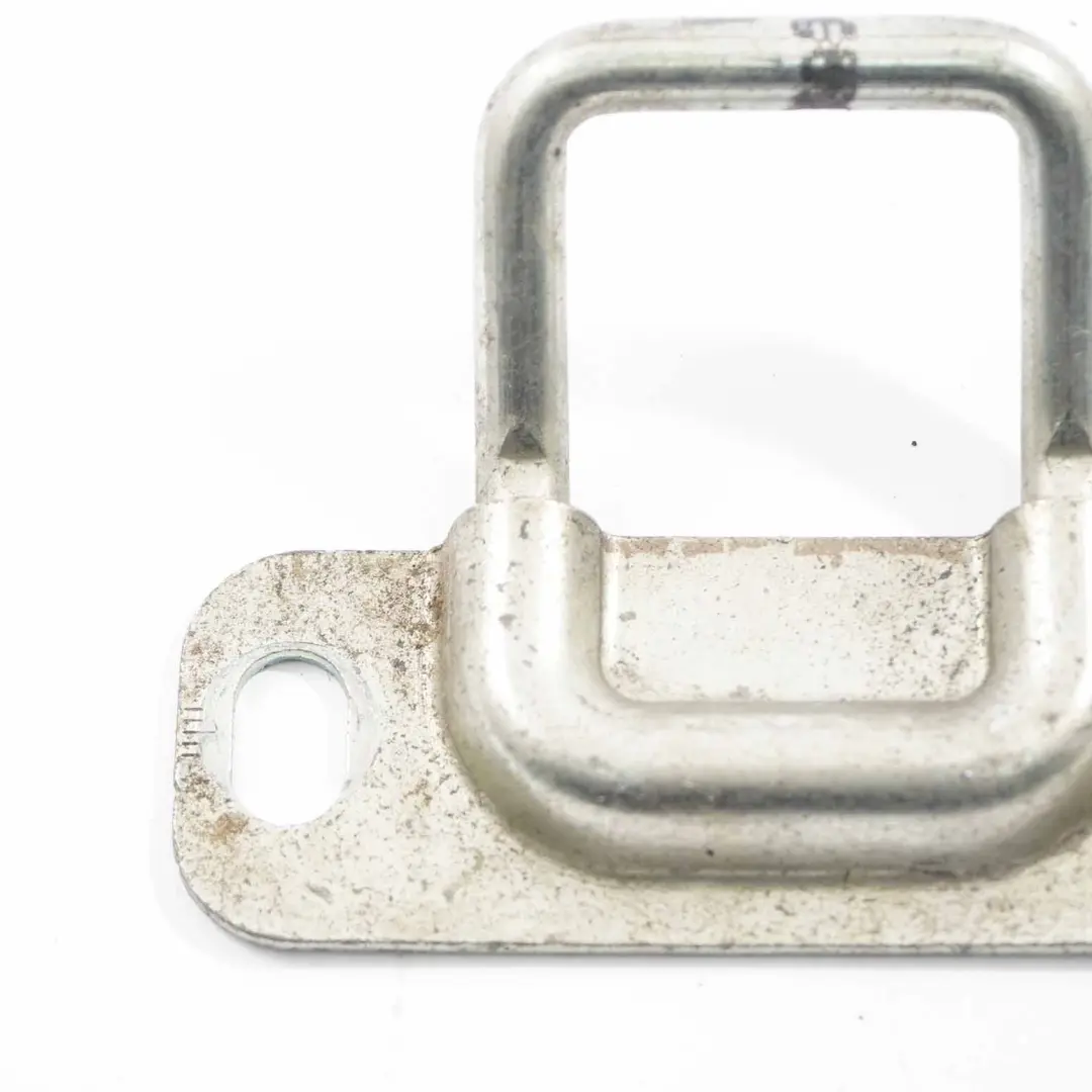 Mercedes W639 Soporte cerradero puerta trasera inferior cerrojo - SKU A6397400232 - Número de pieza A6397400232