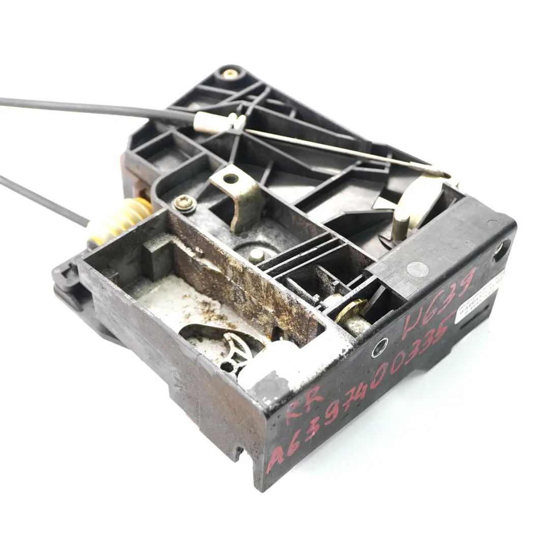 Cerradura Puerta Trasera Derecha Mecanismo Pestillo para Mercedes W639 con número de pieza A6397400335 Mercedes W639 Cerradura Puerta Trasera Derecha Mecanismo Pestillo - SKU A6397400335 - Número de pieza A6397400335