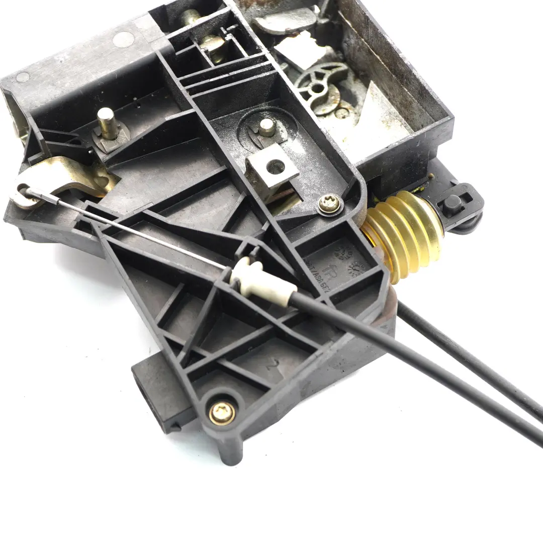 Cerradura Puerta Trasera Derecha Mecanismo Pestillo para Mercedes W639 con número de pieza A6397400335 Mercedes W639 Cerradura Puerta Trasera Derecha Mecanismo Pestillo - SKU A6397400335 - Número de pieza A6397400335