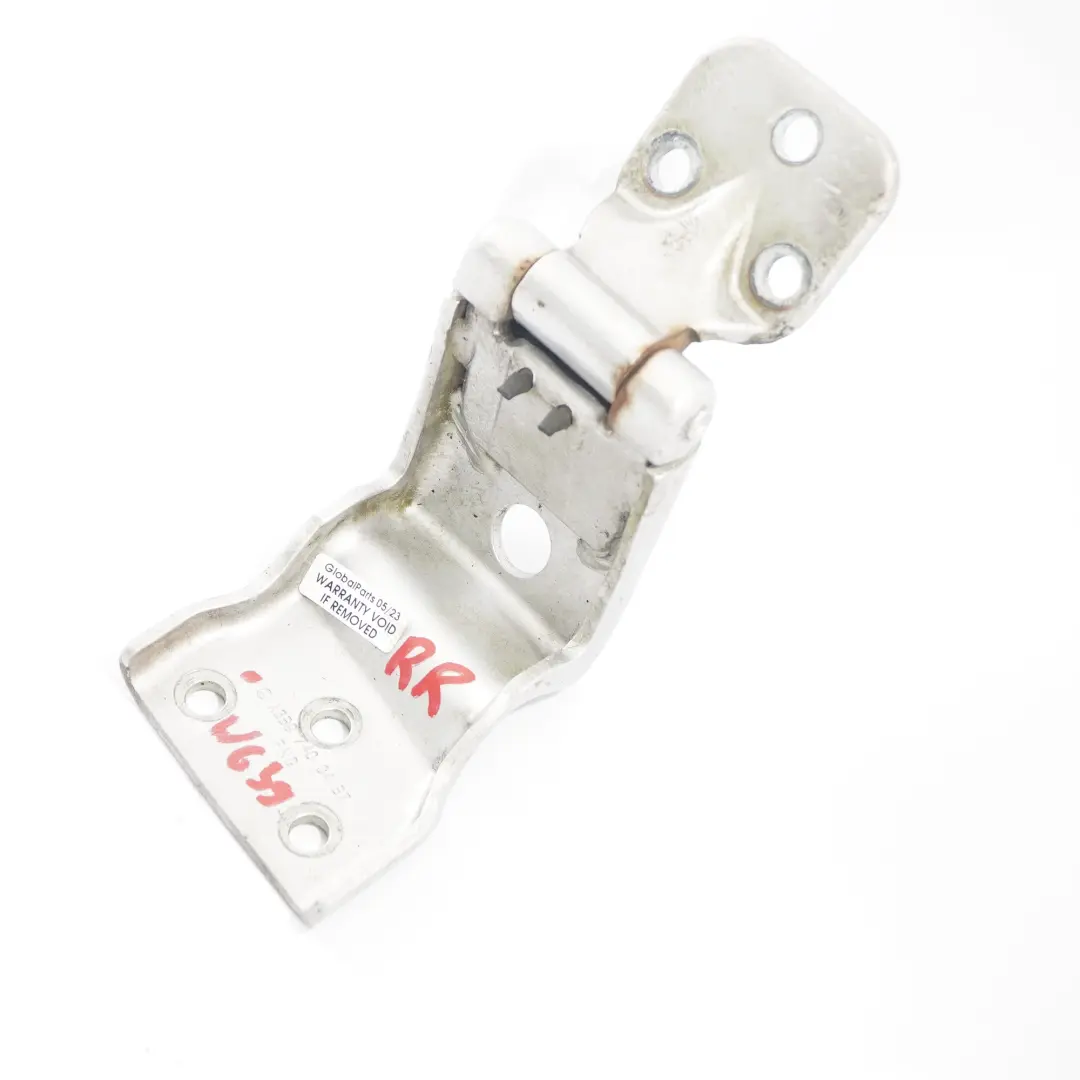 Cerniera portellone posteriore superiore destra Argento brillante per Mercedes W639 con numero di parte A6397400437 Mercedes W639 Cerniera portellone posteriore superiore destra Argento brillante - SKU A6397400437-BRS - Numero di parte A6397400437