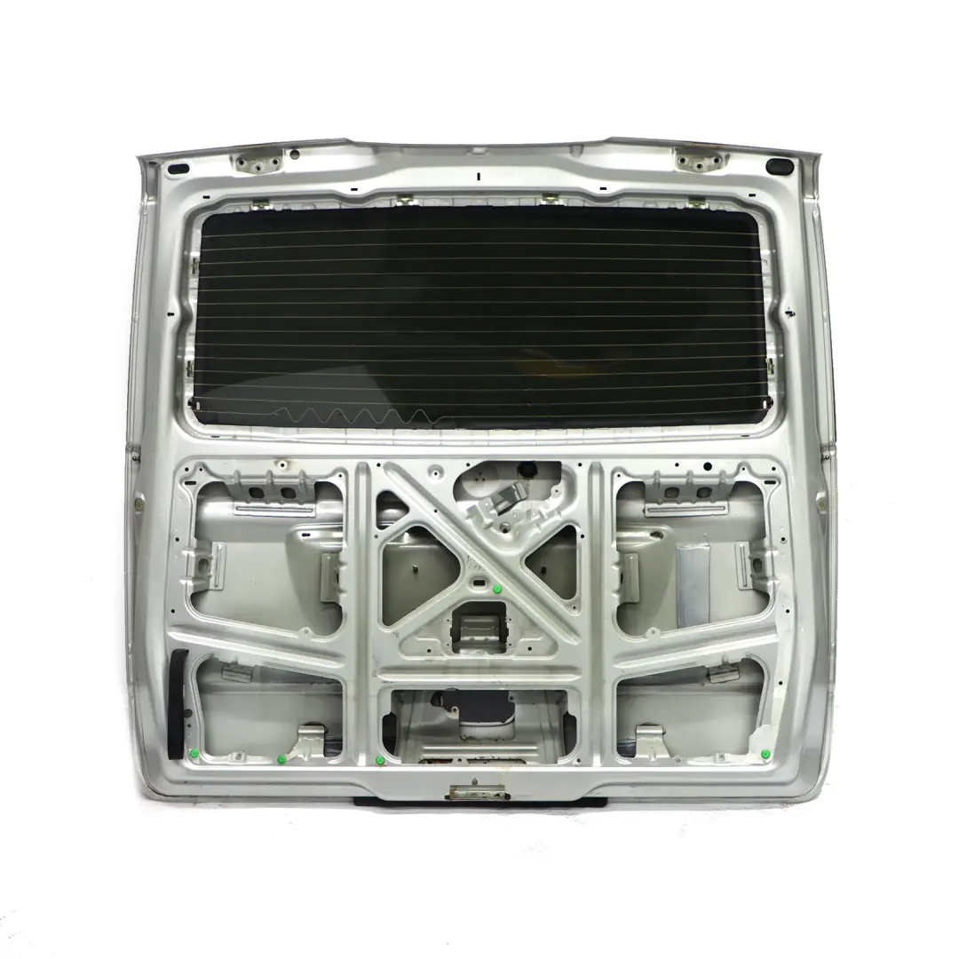 Klapa Pokrywa Bagażnika Szyba Brilliant Silver - 9744 do Mercedes Vito W639 o numerze A6397400501 Mercedes Vito W639 Klapa Pokrywa Bagażnika Szyba Brilliant Silver - 9744 - SKU A6397400501-BRS - Numer Części A6397400501
