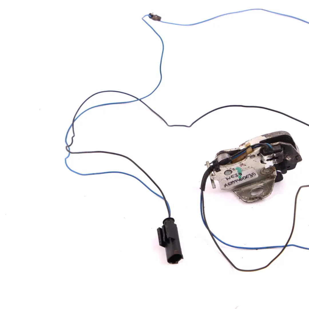 Verrouillage arriere gauche droit superieur pour Mercedes Vito W639 à propos du numéro de pièce A6397400635 Mercedes Vito W639 Verrouillage arriere gauche droit superieur - SKU A6397400635 - Numéro de pièce A6397400635