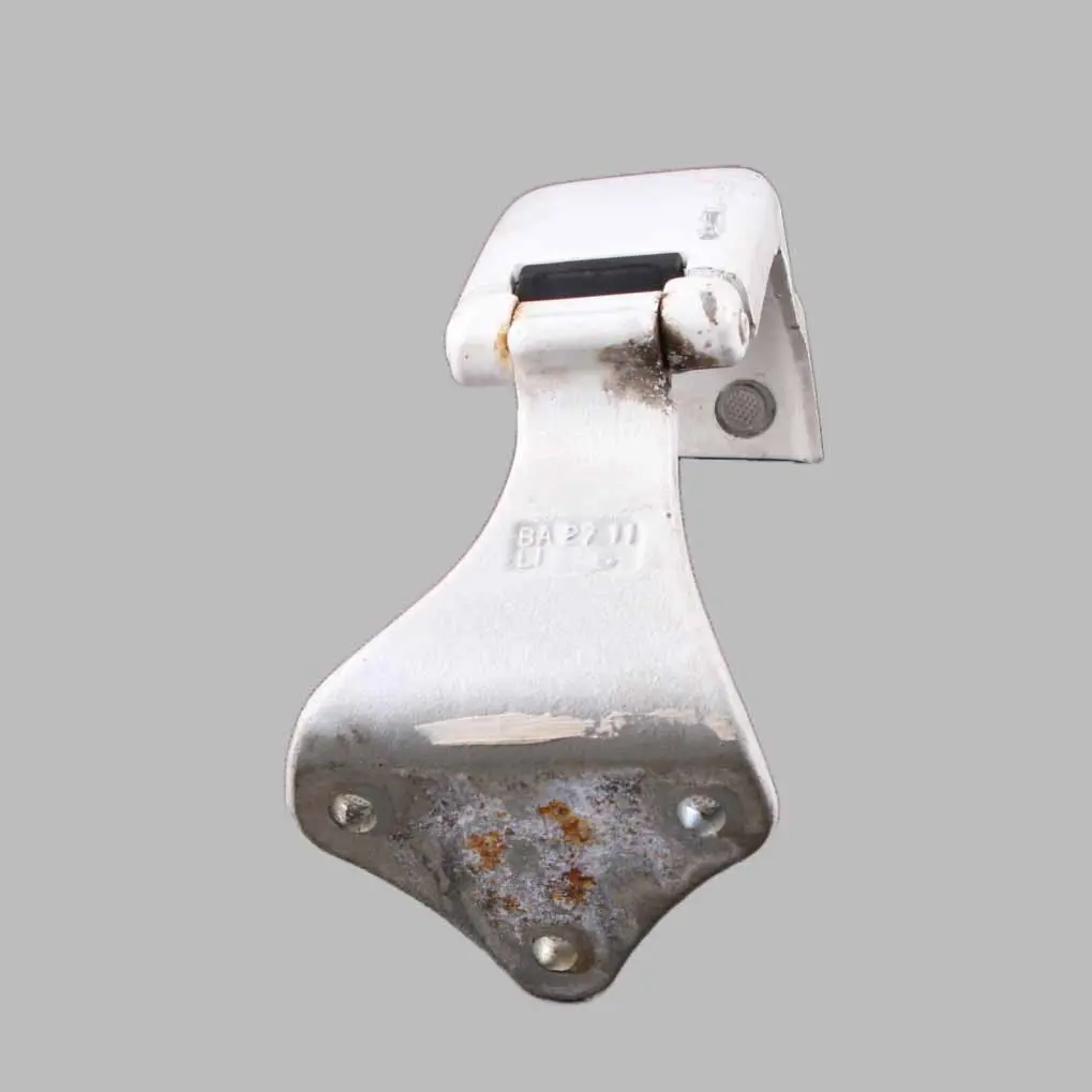 Cerniera Porta Sinistra Posteriore Baule Inferiore Bianco Artico per Mercedes W639 con numero di parte A6397401337 Mercedes W639 Cerniera Porta Sinistra Posteriore Baule Inferiore Bianco Artico - SKU A6397401337-ARW - Numero di parte A6397401337