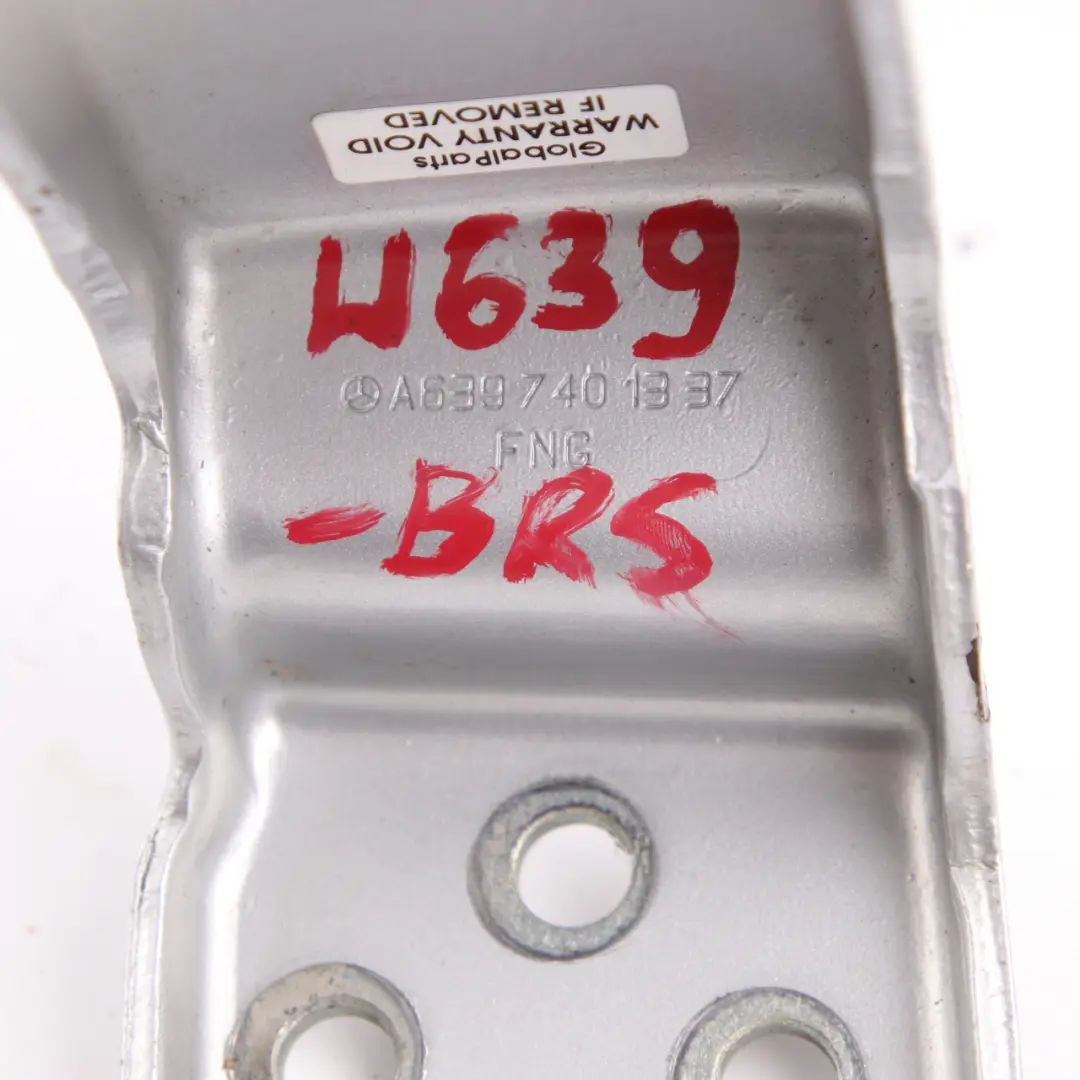 Cerniera Baule Inferiore Sinistra Argento Brillante - 9744 per Mercedes Vito W639 con numero di parte A6397401337 Mercedes Vito W639 Cerniera Baule Inferiore Sinistra Argento Brillante - 9744 - SKU A6397401337-BRS - Numero di parte A6397401337