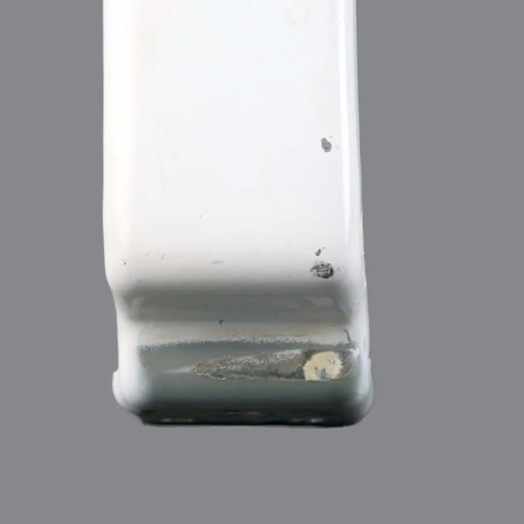 Mercedes Vito W639 Charnière de porte arrière droite bas du coffre Arctic Blanc - SKU A6397401437 - Numéro de pièce A6397401437