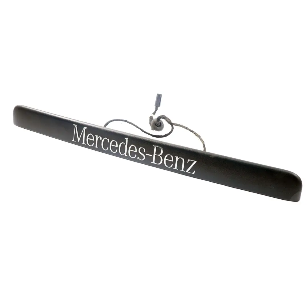 Mercedes Vito W639 - Couvre-panneau de hayon arriere - SKU A6397432630 - Numéro de pièce A6397432630