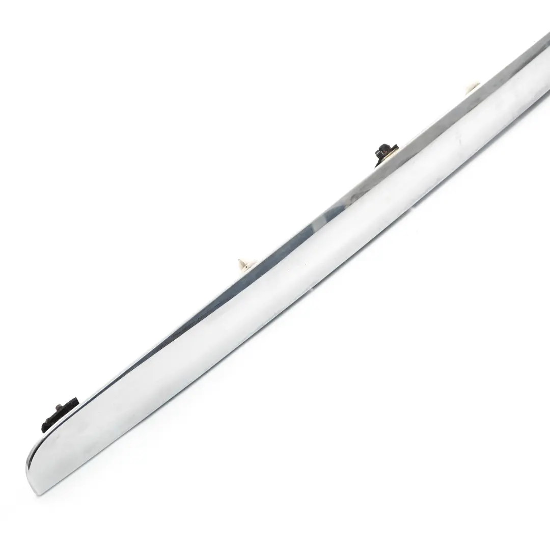 Couvercle plaque d'immatriculation arrière chrome pour Mercedes Vito W639 à propos du numéro de pièce A6397432730 Mercedes Vito W639 Couvercle plaque d'immatriculation arrière chrome - SKU A6397432730 - Numéro de pièce A6397432730