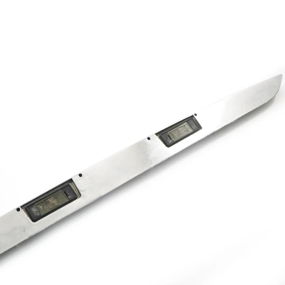 Numero di baule posteriore Coprilampada Cromo per Mercedes Vito W639 con numero di parte A6397432730 Mercedes Vito W639 Numero di baule posteriore Coprilampada Cromo - SKU A6397432730 - Numero di parte A6397432730