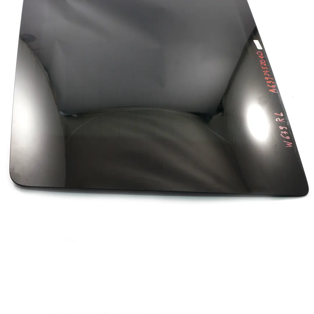 Vetro Finestra Posteriore Sinistra Porta Baule Tinta AS3 per Mercedes Vito W639 con numero di parte A6397452010 Mercedes Vito W639 Vetro Finestra Posteriore Sinistra Porta Baule Tinta AS3 - SKU A6397452010 - Numero di parte A6397452010