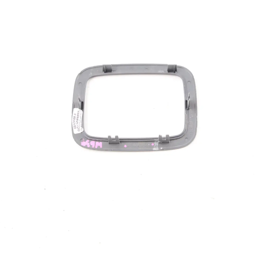 Mercedes W639 Poignée de hayon de coffre Cache garniture Cadre Gris - SKU A6397470087 - Numéro de pièce A6397470087