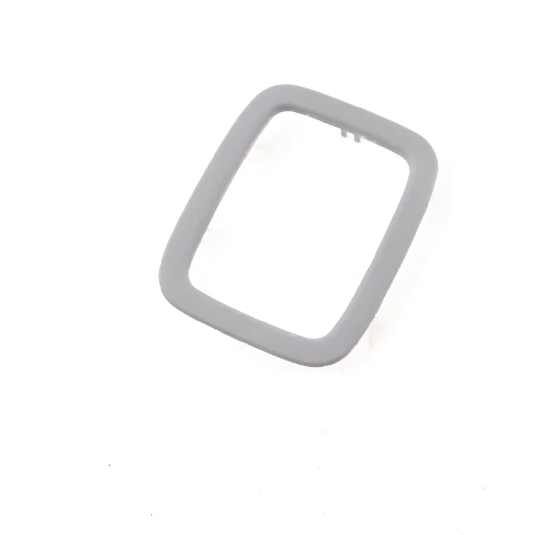 Mercedes W639 Poignée de hayon de coffre Cache garniture Cadre Gris - SKU A6397470087 - Numéro de pièce A6397470087